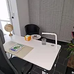 Zentrales City-apartment Mit Garage Und Arbeitsplatz Geeignet Fuer Business Und Familie *