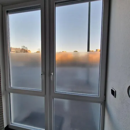 Zentrales City-apartment Mit Garage Und Arbeitsplatz Geeignet Fuer Business Und Familie アパート ドゥイスブルグ