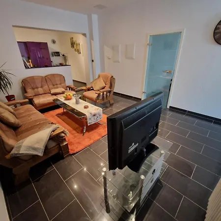 Zentrales City-apartment Mit Garage Und Arbeitsplatz Geeignet Fuer Business Und Familie * Duisburg