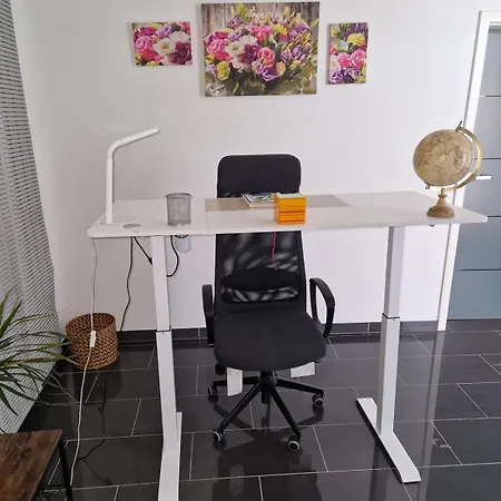 Zentrales City-apartment Mit Garage Und Arbeitsplatz Geeignet Fuer Business Und Familie * Duisburg