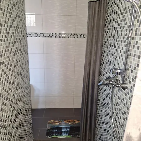 Zentrales City-apartment Mit Garage Und Arbeitsplatz Geeignet Fuer Business Und Familie * Duisburg