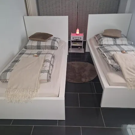 Апартаменты Zentrales City-apartment Mit Garage Und Arbeitsplatz Geeignet Fuer Business Und Familie Дуйсбург