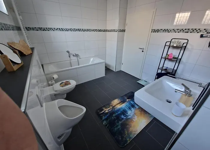 Zentrales City-apartment Mit Garage Und Arbeitsplatz Geeignet Fuer Business Und Familie 杜伊斯堡