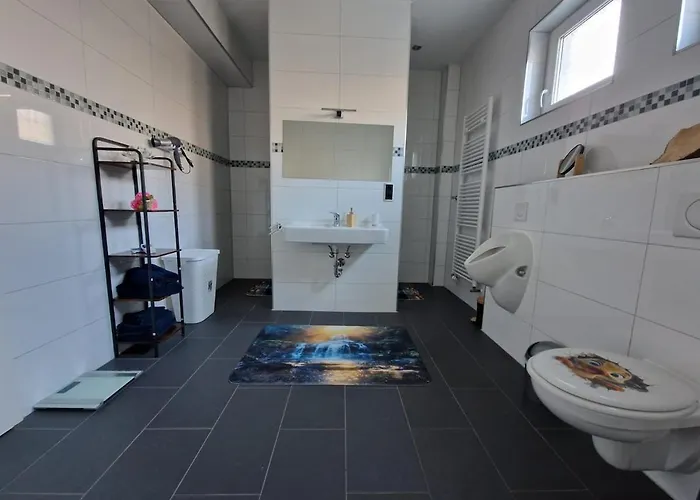 公寓 Zentrales City-apartment Mit Garage Und Arbeitsplatz Geeignet Fuer Business Und Familie *