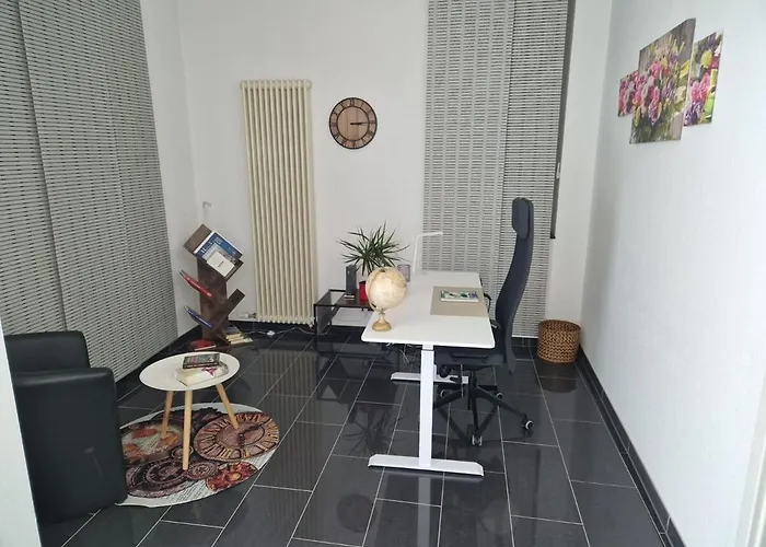 Zentrales City-apartment Mit Garage Und Arbeitsplatz Geeignet Fuer Business Und Familie *