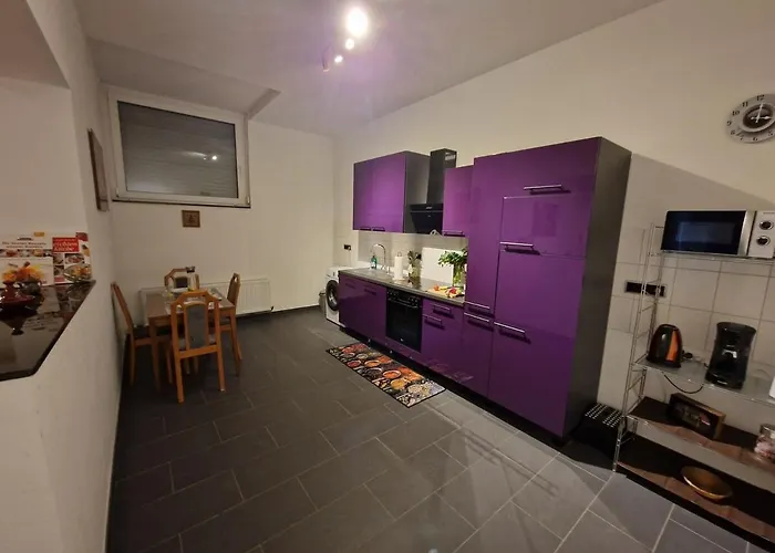 Zentrales City-apartment Mit Garage Und Arbeitsplatz Geeignet Fuer Business Und Familie Appartamento *