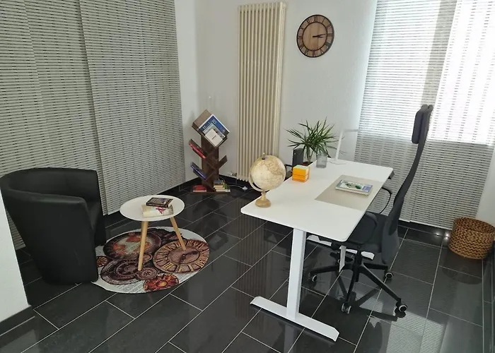 Zentrales City-apartment Mit Garage Und Arbeitsplatz Geeignet Fuer Business Und Familie *